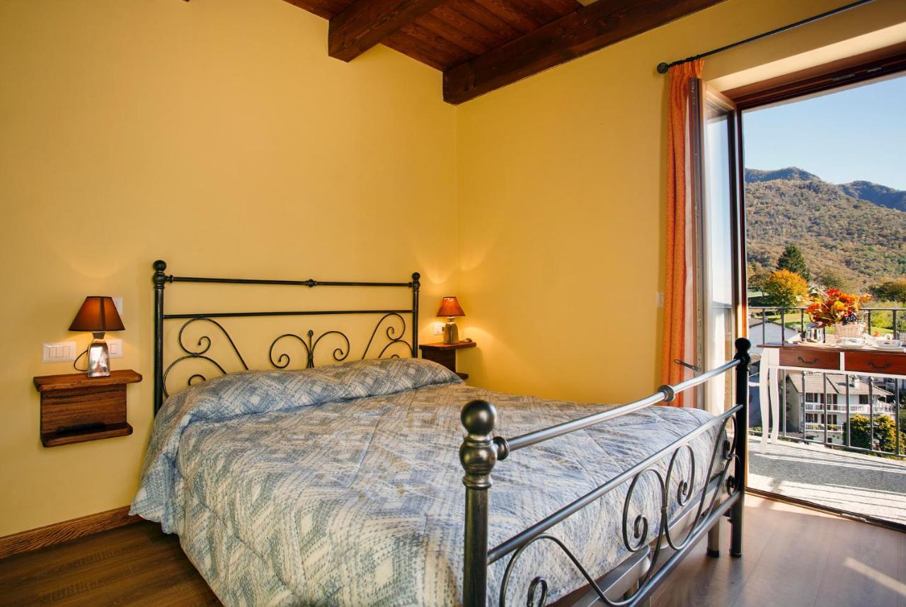 Circolo Operaio Acli Colloro Hotel Exterior photo